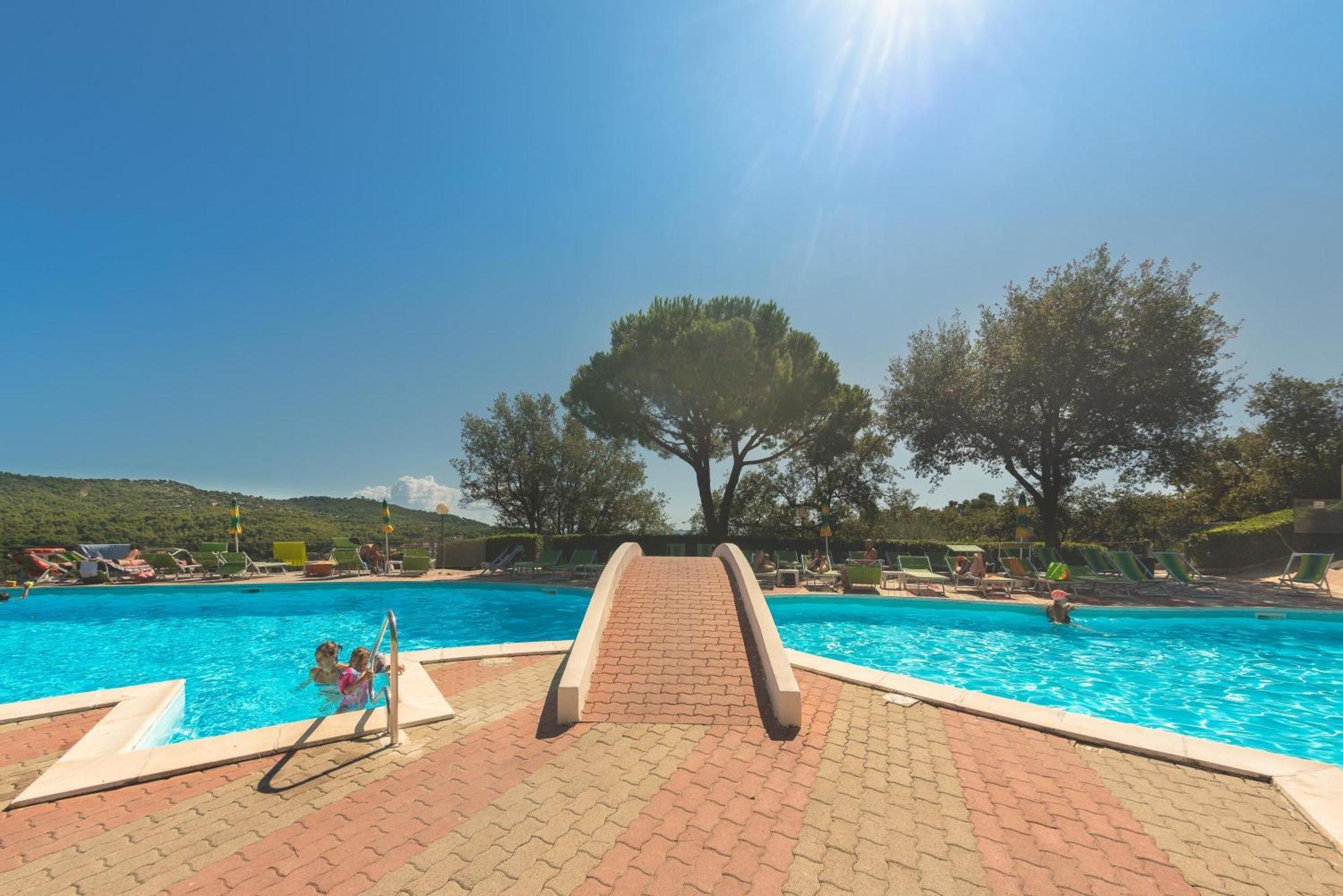Villino Garden & Pool Hotel Andora Exterior photo